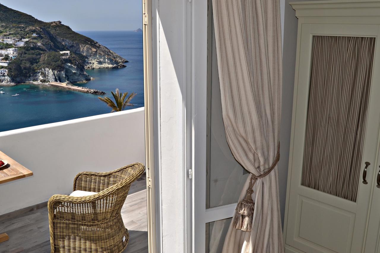 Maridea Casa Vacanza- Le Alcove Sul Mare Suites Ponza Luaran gambar