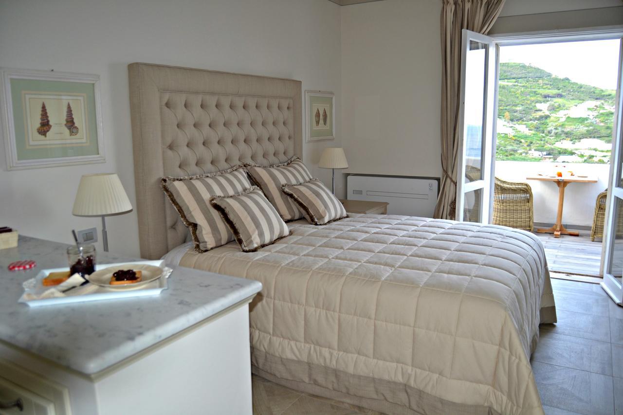Maridea Casa Vacanza- Le Alcove Sul Mare Suites Ponza Luaran gambar