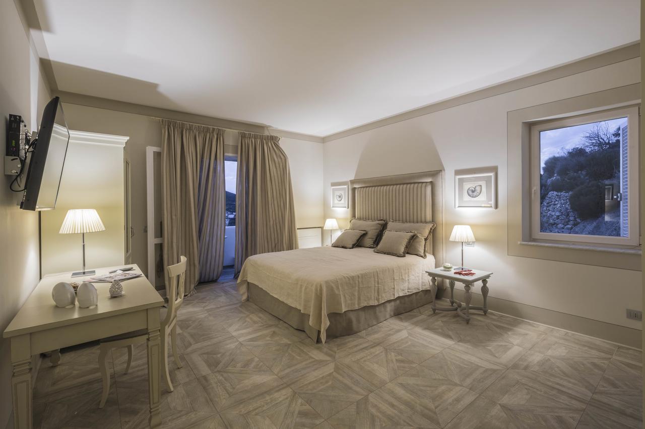 Maridea Casa Vacanza- Le Alcove Sul Mare Suites Ponza Luaran gambar