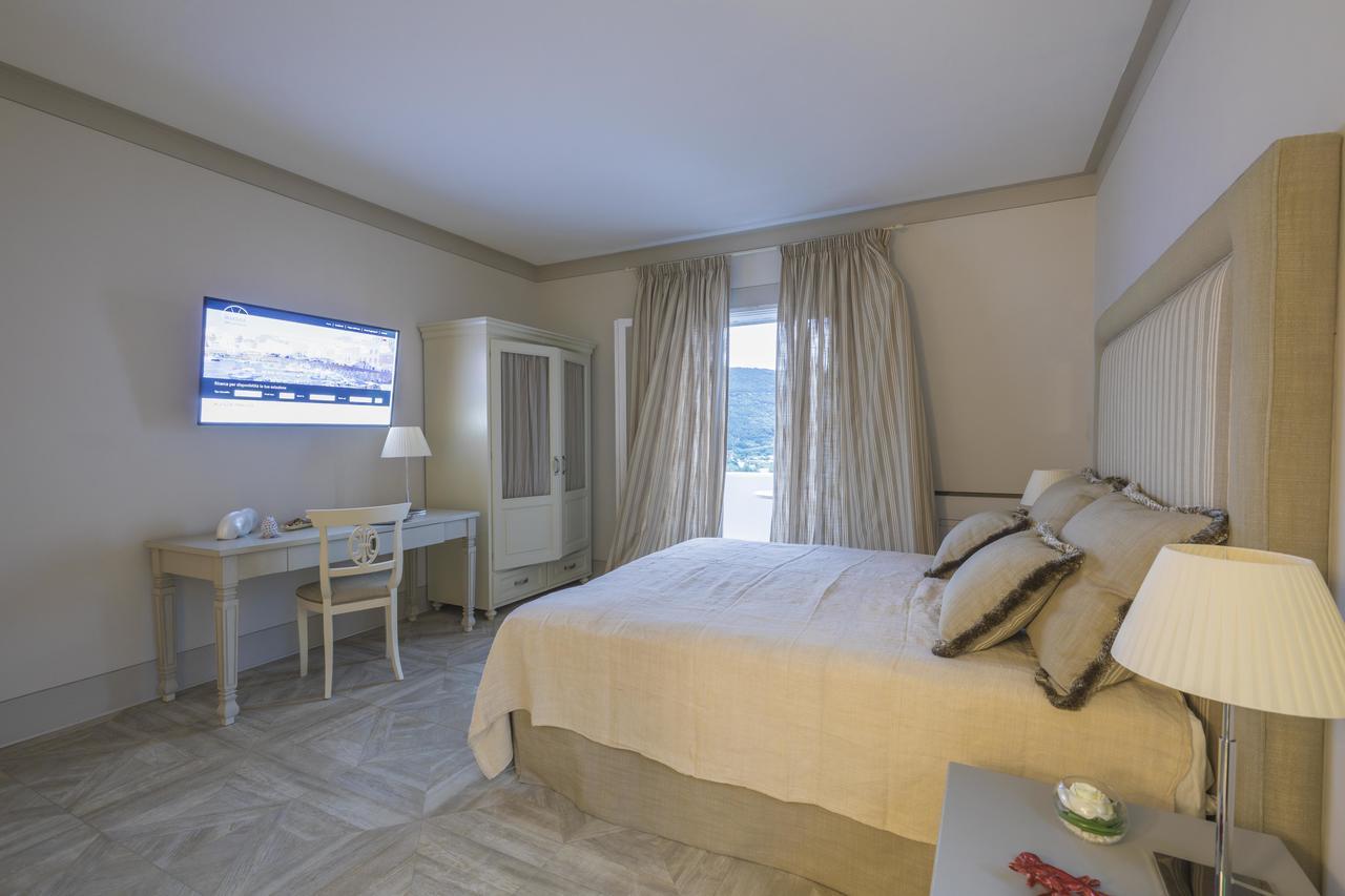 Maridea Casa Vacanza- Le Alcove Sul Mare Suites Ponza Luaran gambar
