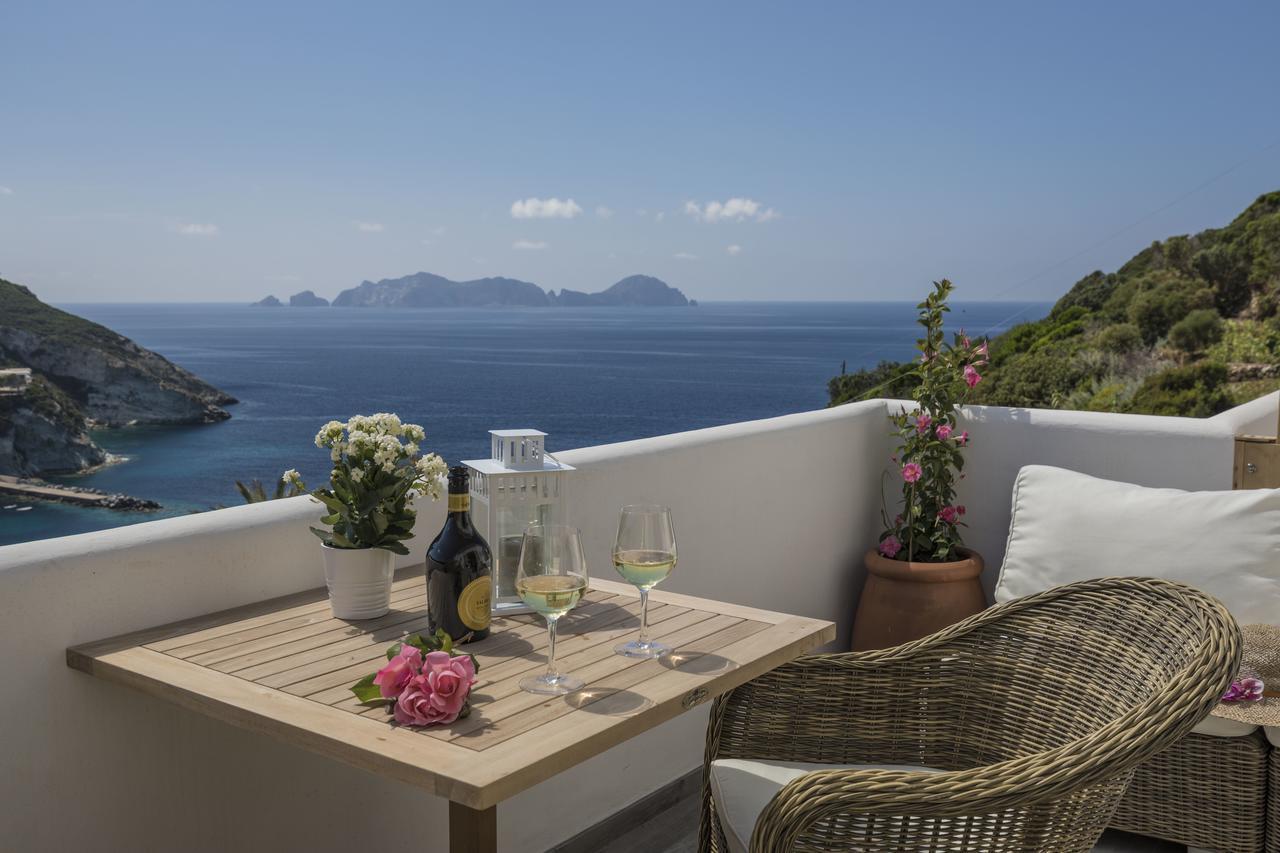Maridea Casa Vacanza- Le Alcove Sul Mare Suites Ponza Luaran gambar